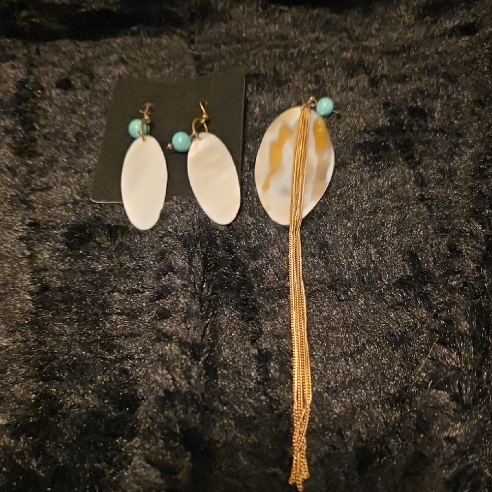 Elegant Set Gold and White Dangle Earrings And Pendant